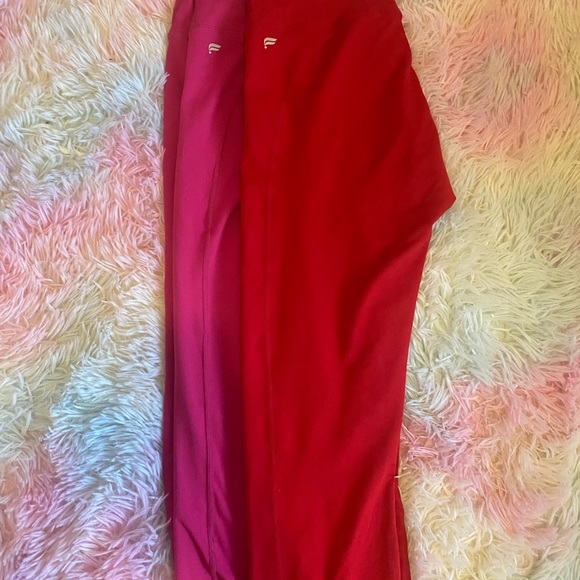 Red and pink power-hold fabletics leggings - Picture 3 of 3